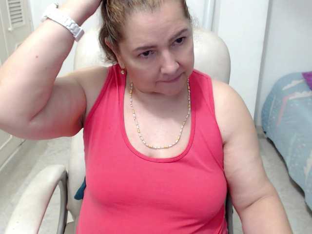 leonela-68 live webcam show
