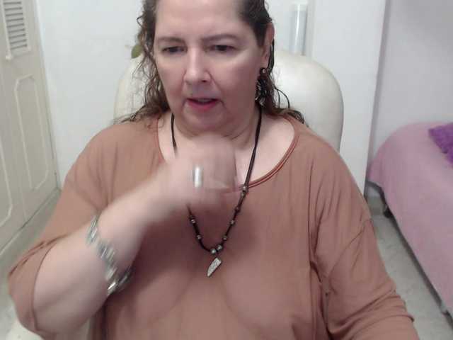 leonela-68