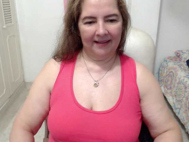 leonela-68 live cam on BongaCams