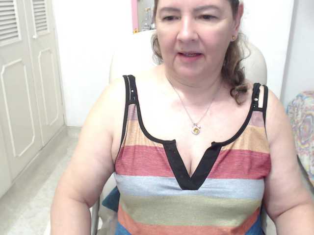 leonela-68 live cam on BongaCams