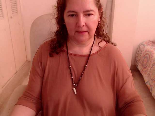 leonela-68 live cam on BongaCams
