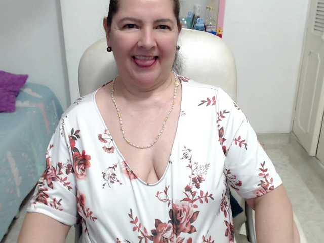 leonela-68 online