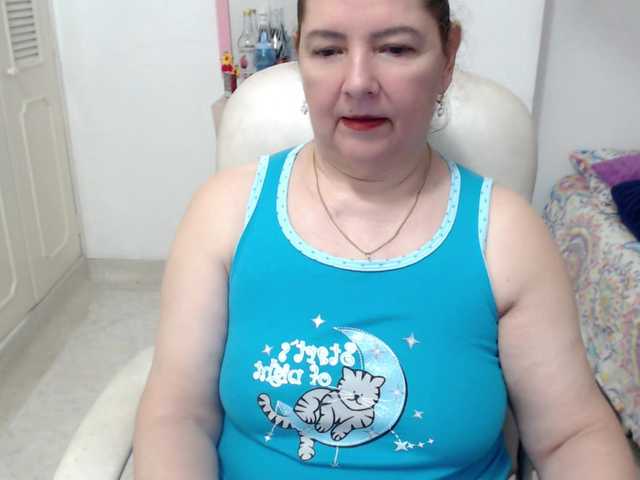 leonela-68 live cam on BongaCams