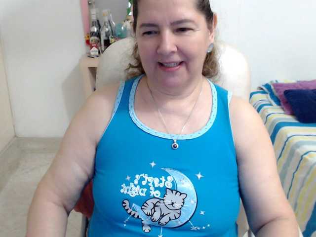 leonela-68 live cam on BongaCams