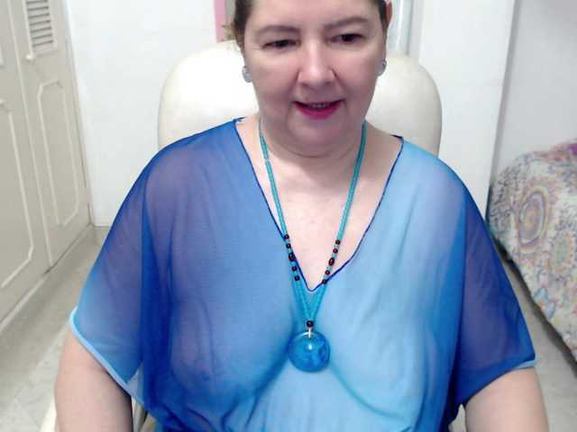 leonela-68 live cam on BongaCams