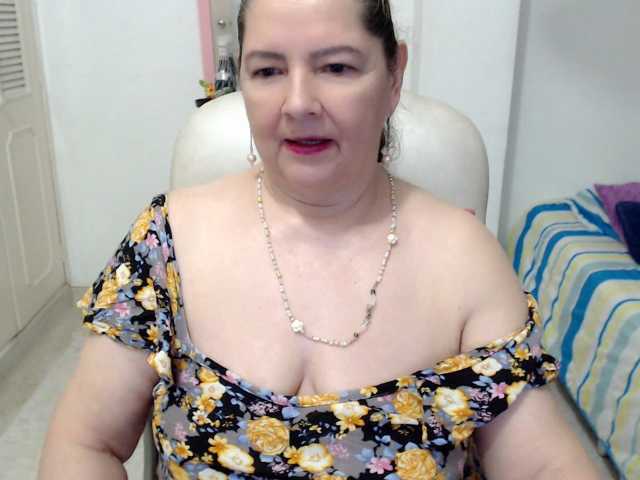 leonela-68, en directo ahora en BongaCams