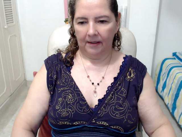 leonela-68 live cam on BongaCams