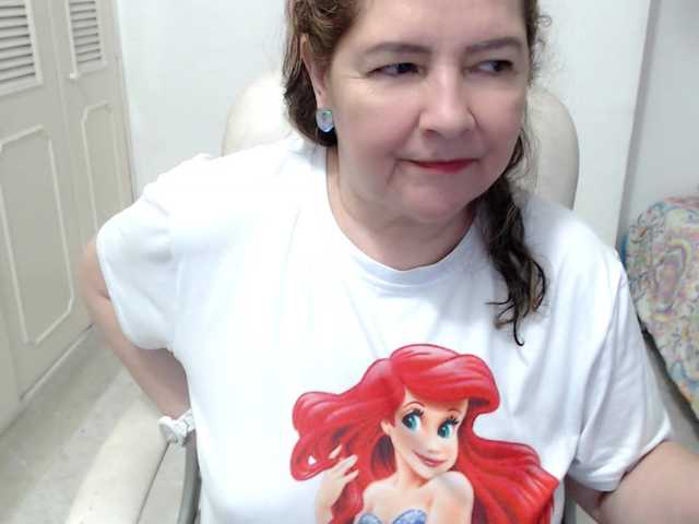 leonela-68 live cam on BongaCams