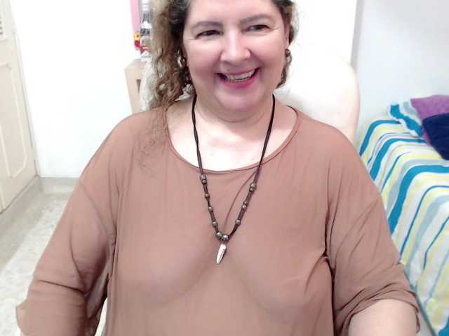 leonela-68 live cam on BongaCams