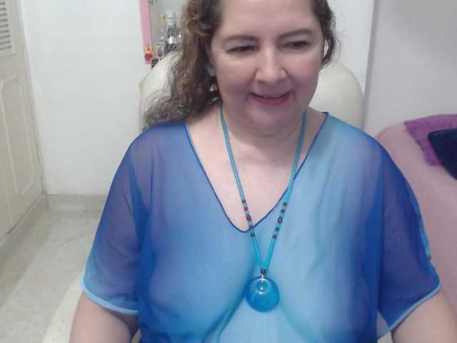 leonela-68 live cam on BongaCams