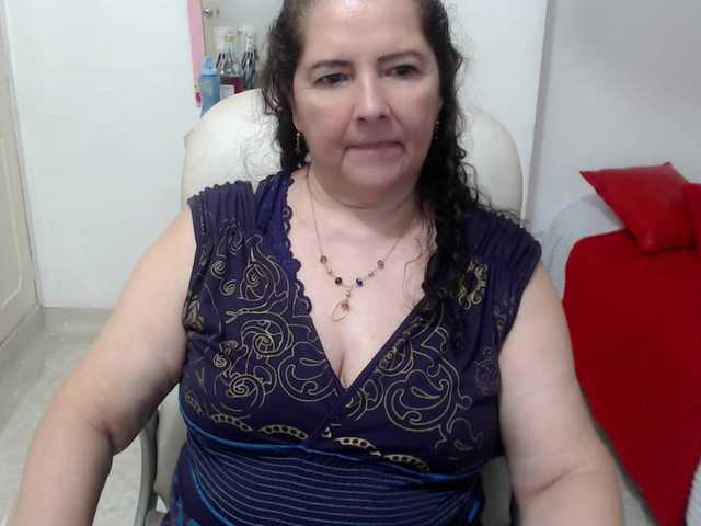 leonela-68 live cam on BongaCams