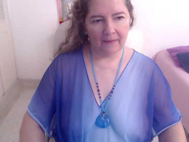 leonela-68 live cam on BongaCams