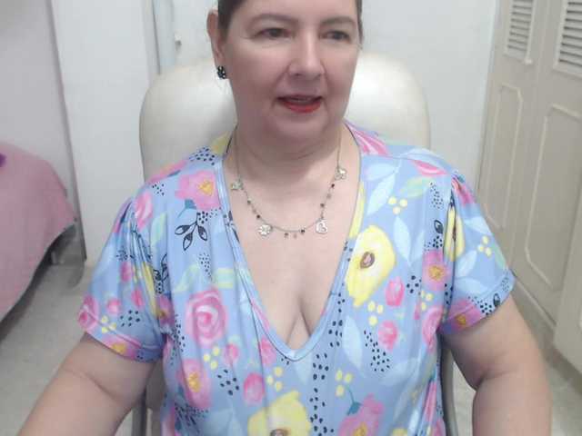 leonela-68 live sex show