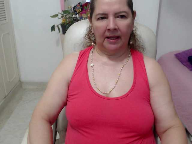 leonela-68 live cam on BongaCams