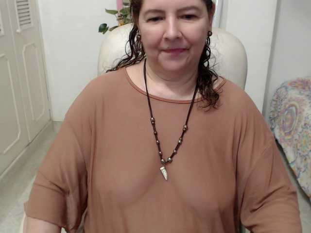 leonela-68 live cam on BongaCams