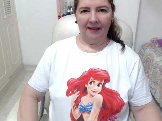 leonela-68 live cam on BongaCams