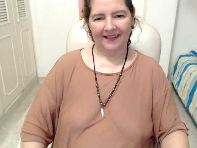 leonela-68 live cam on BongaCams