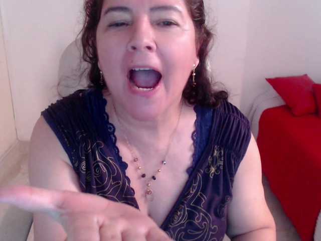 leonela-68 live cam on BongaCams