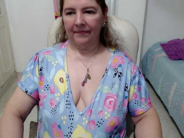 leonela-68 live webcam show