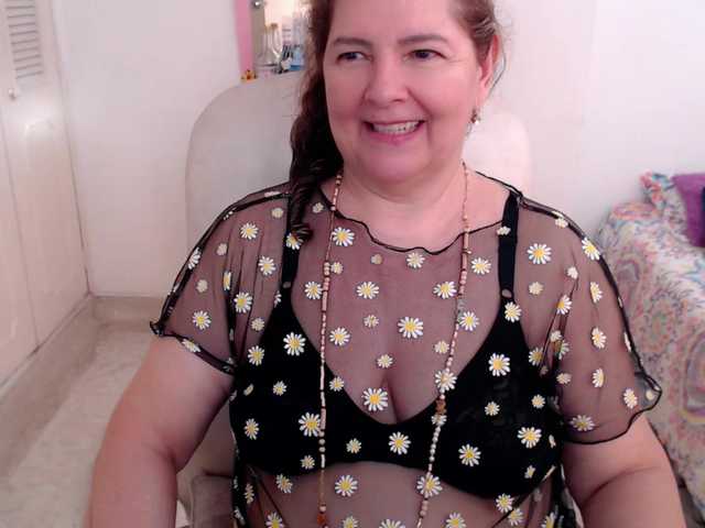 leonela-68 live webcam show