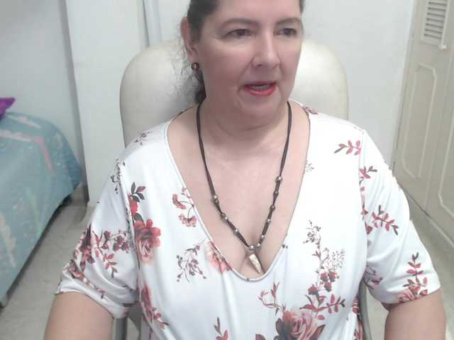 leonela-68 online