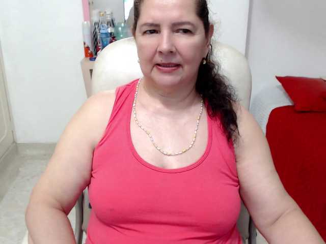 leonela-68 live cam on BongaCams