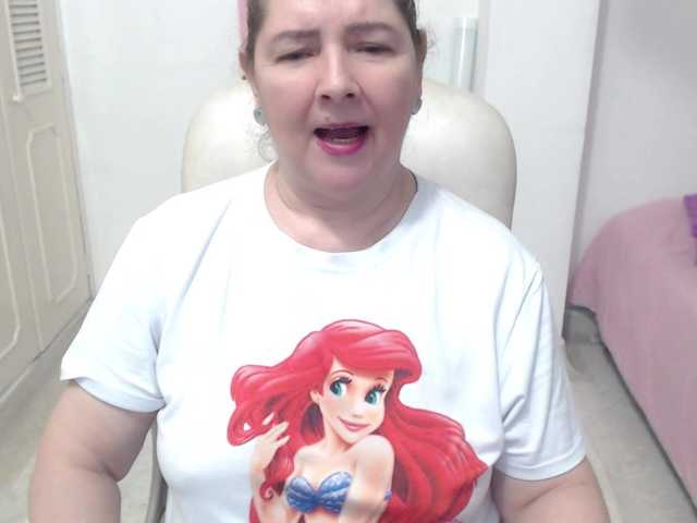 leonela-68 live cam on BongaCams