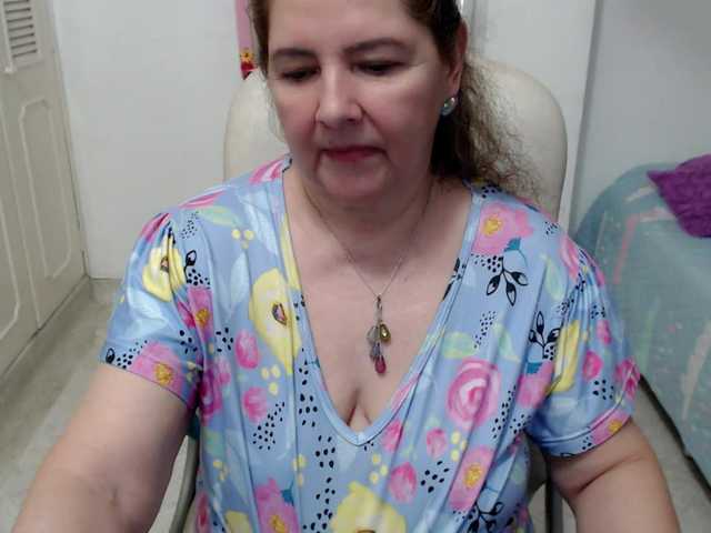 leonela-68 live webcam show