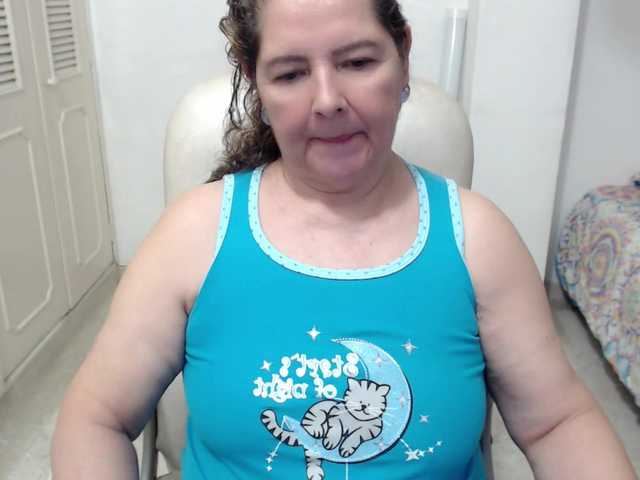 leonela-68 live cam on BongaCams