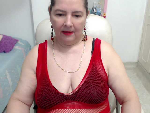 leonela-68 live cam on BongaCams