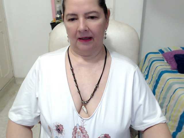 leonela-68, en directo ahora en BongaCams