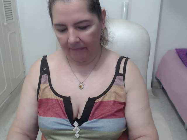 leonela-68 live cam preview