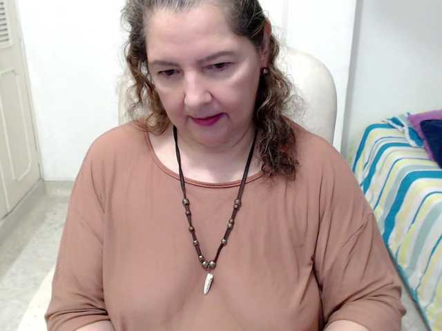 leonela-68 live cam on BongaCams