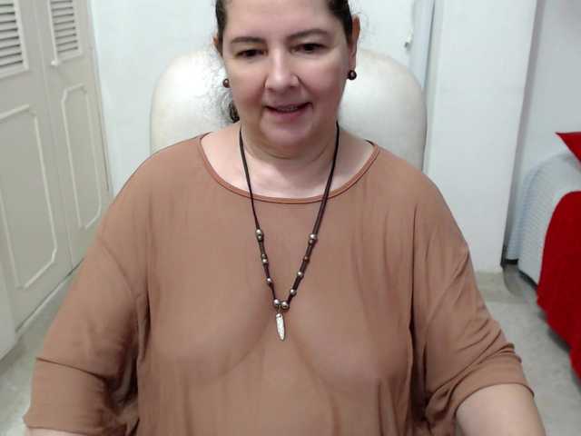 leonela-68 online
