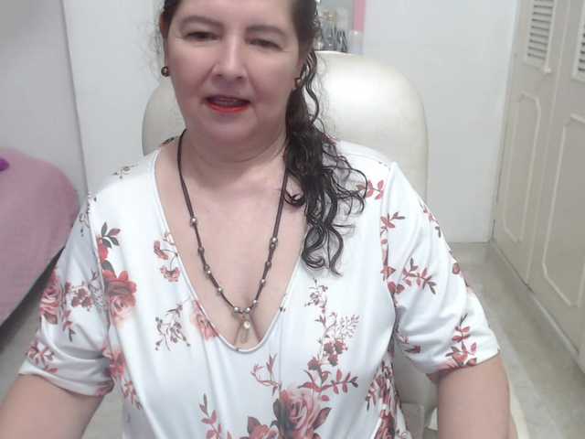 leonela-68 online