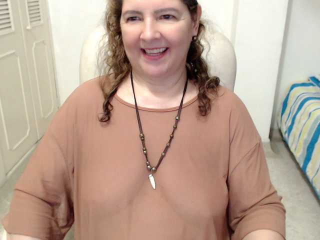 leonela-68 live cam preview