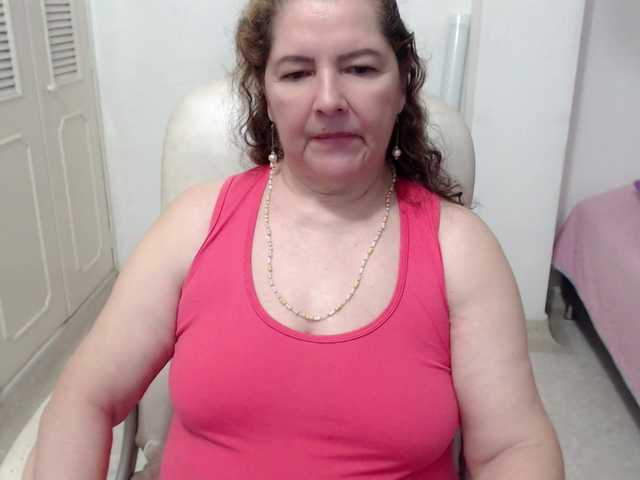 leonela-68 live cam on BongaCams