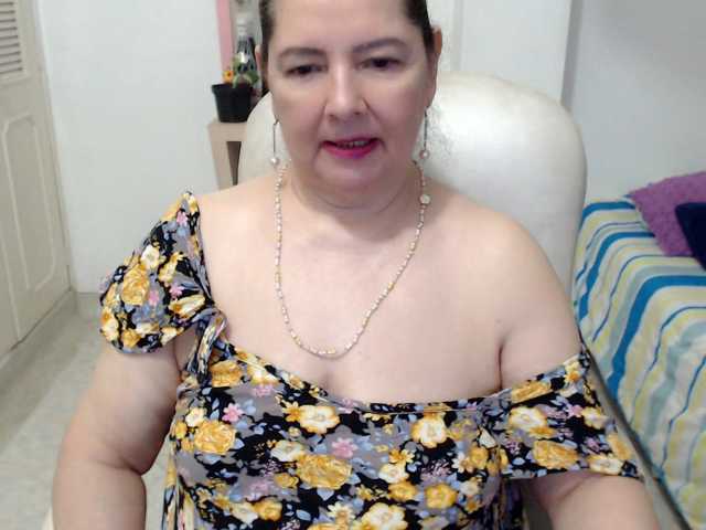leonela-68, en directo ahora en BongaCams