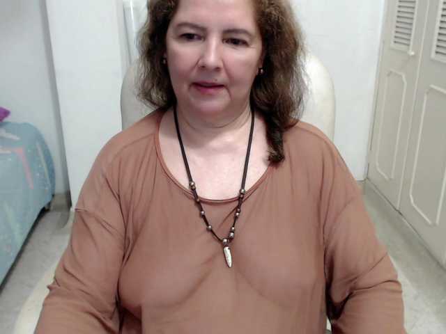 leonela-68 live webcam show