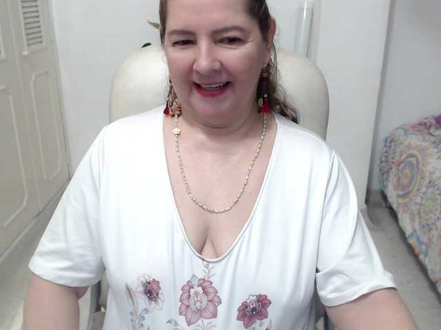 leonela-68 live cam on BongaCams