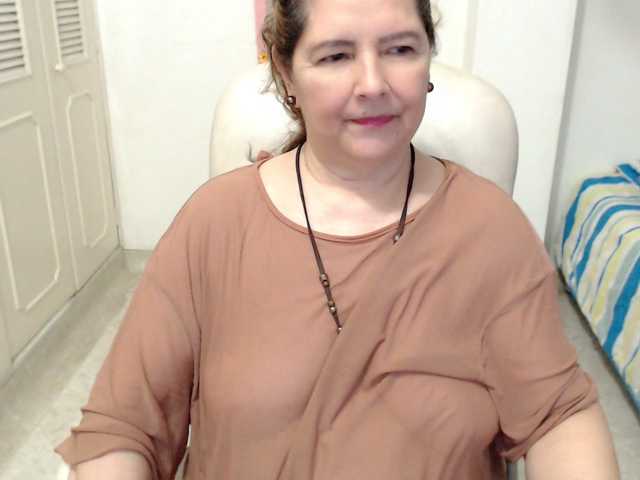 leonela-68 live cam preview