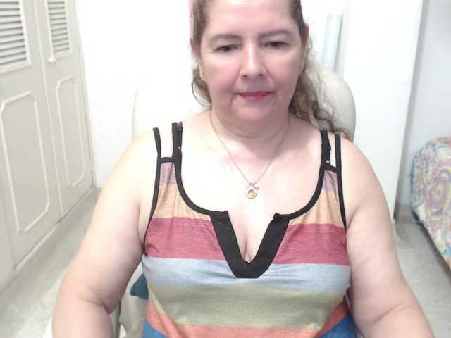leonela-68 live cam on BongaCams
