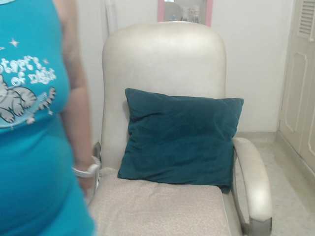 leonela-68 online