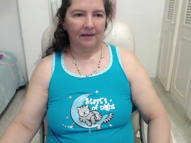 leonela-68 live cam on BongaCams