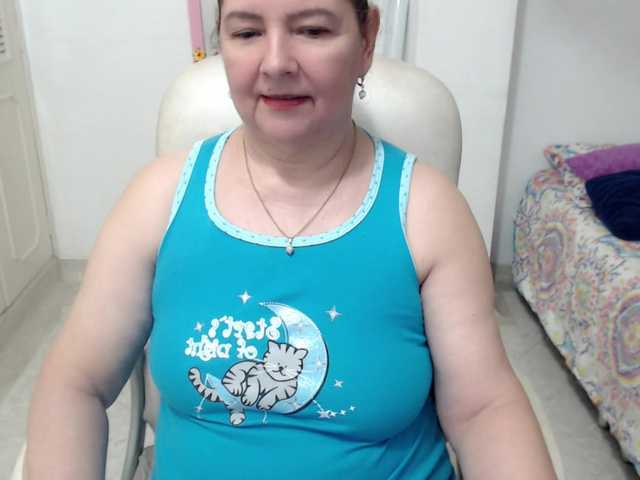 leonela-68 live cam on BongaCams