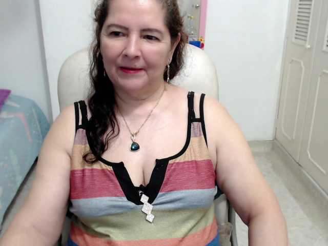 leonela-68 live cam on BongaCams