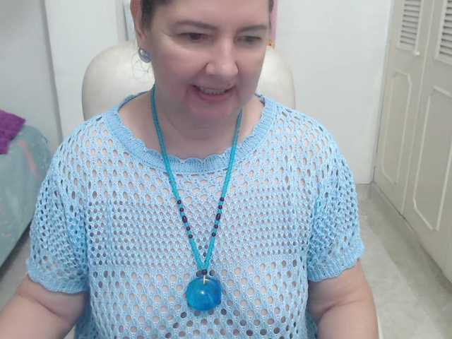 leonela-68 online