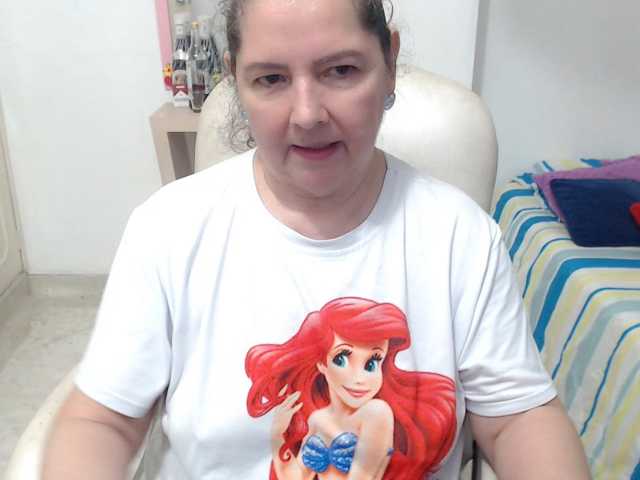 leonela-68 live cam on BongaCams