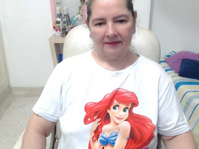 leonela-68 live cam on BongaCams