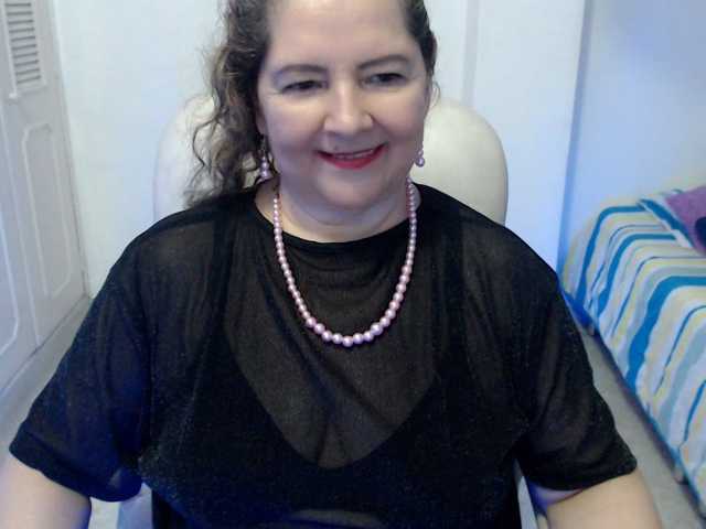 leonela-68 live cam on BongaCams
